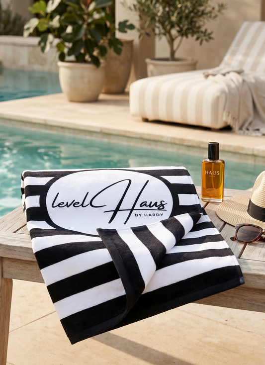 ESSENTIALS BEACH TOWEL