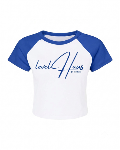 SIGNATURES RAGLAN CROPPED TEE